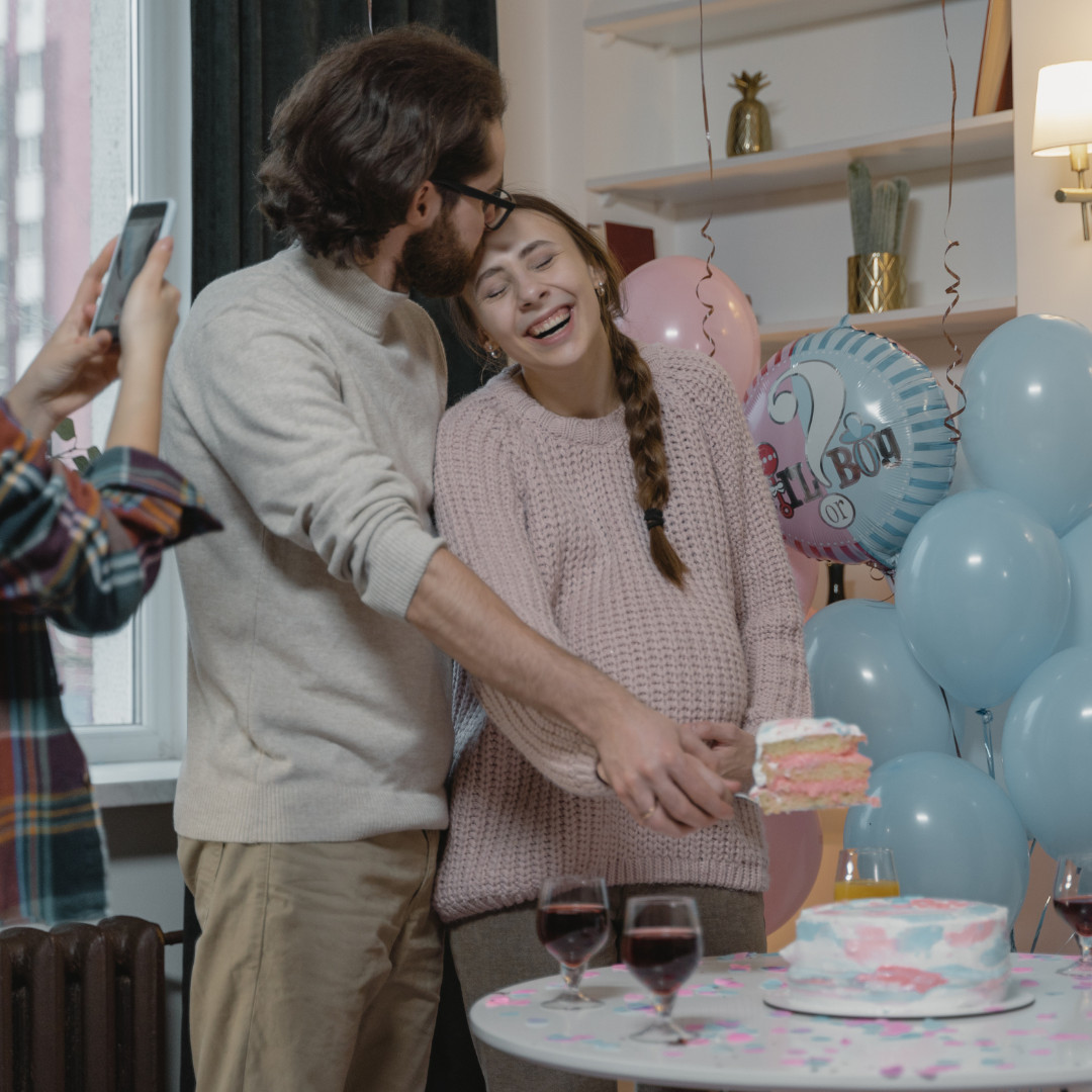 Revelación de género en intimidad: Ideas para anunciarlo solo a la familia cercana